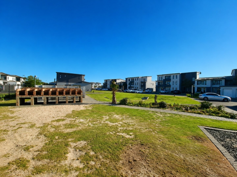 3 Bedroom Property for Sale in Parklands North Western Cape